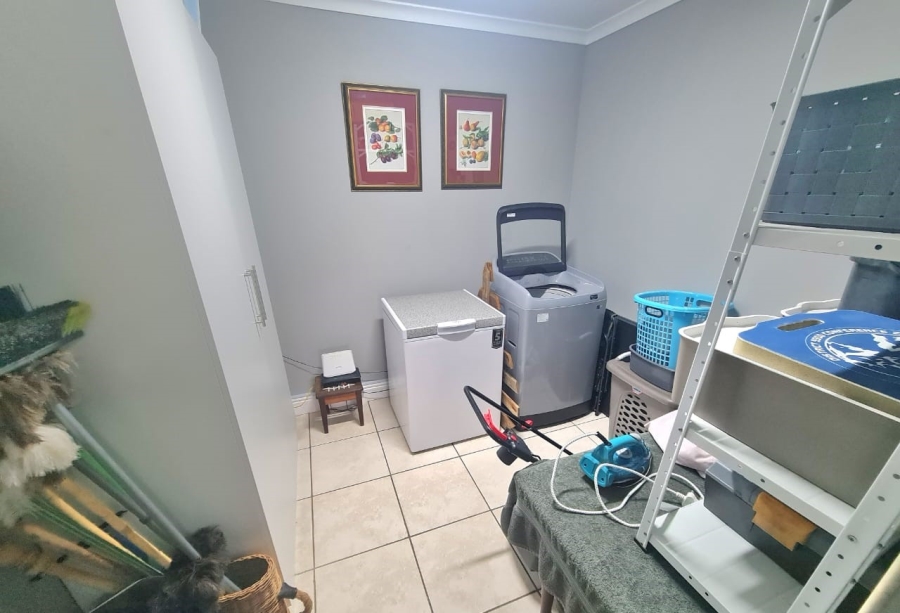 3 Bedroom Property for Sale in Paradise Beach Eastern Cape